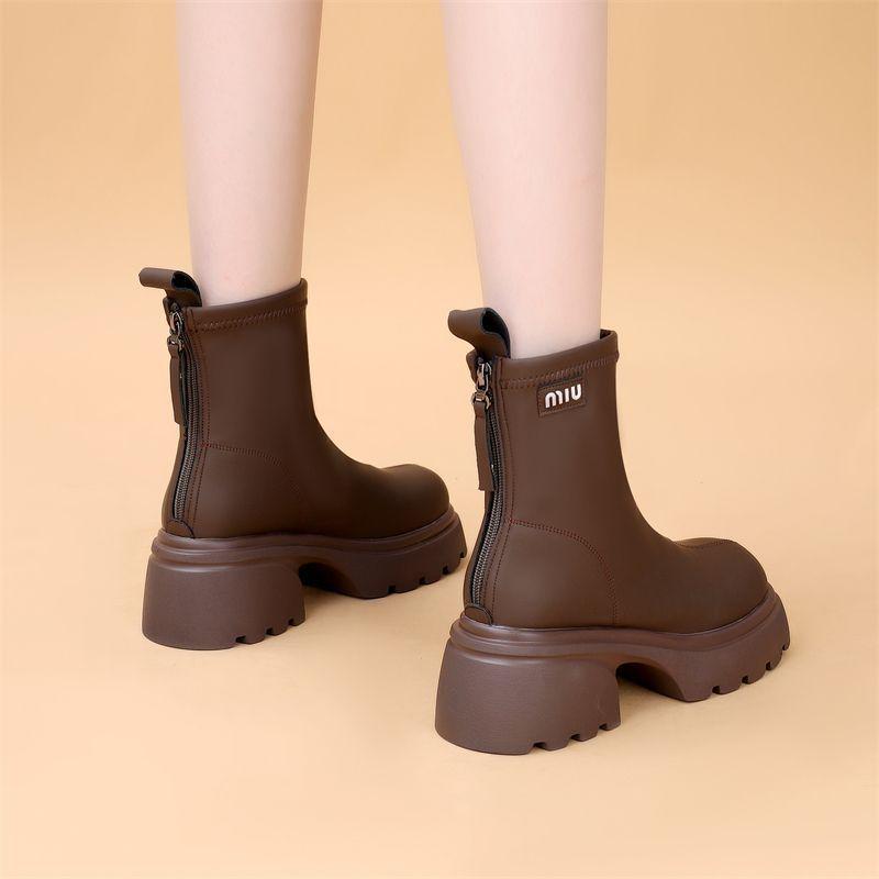 Women's 2025 Leather Chelsea Ankle Boots: Slimming, Thick Sole, Height-Boosting, Back Zipper, Fashionable Martin Style.