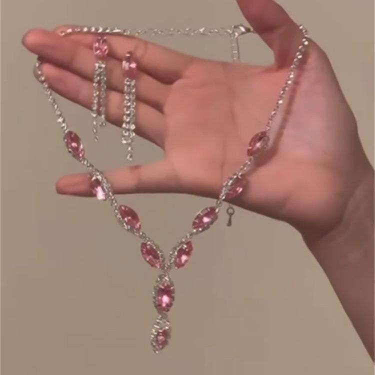 Elegante Set Orecchini e Collana con Frange a Goccia d'Acqua e Strass - Moda di Alta Gamma per Donne