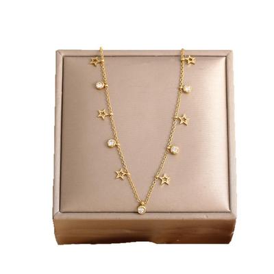 Ciondolo a Stella Trendy con Zirconi: Collana Elegante in Acciaio Inossidabile per Maglione
