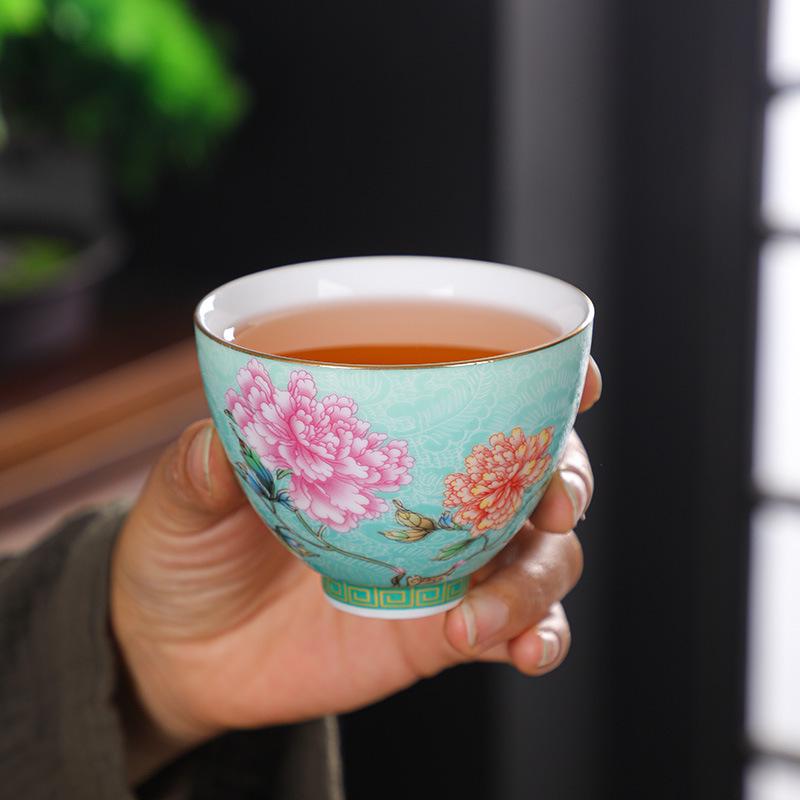 Women's High-End Enamel Color Jingdezhen Ceramic Gongfu Tea Cup in Dehua White Porcelain