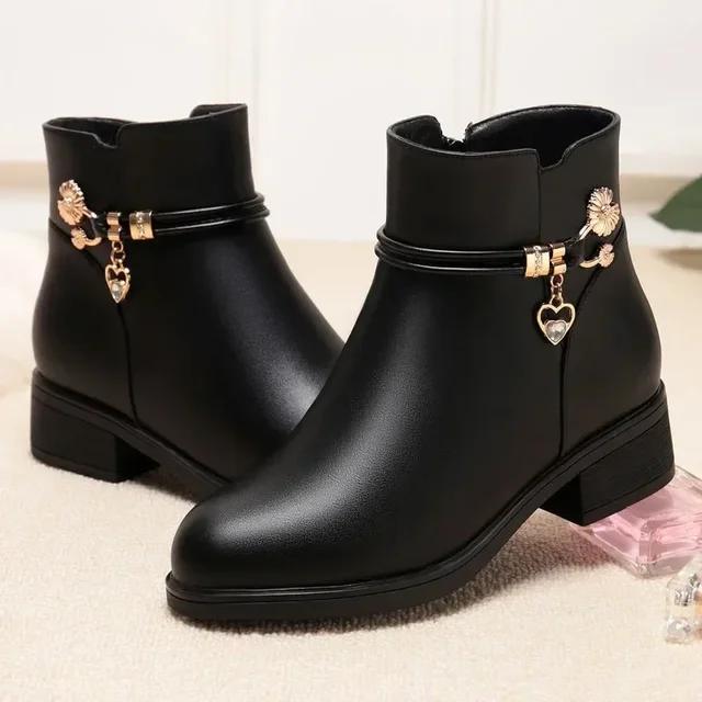 Fashion Winter Boots Women's Waterproof Warm Leather Mother Cotton Boots Fashion Black Mid Heel Plush Snow Boots Soft Sole Short Boot