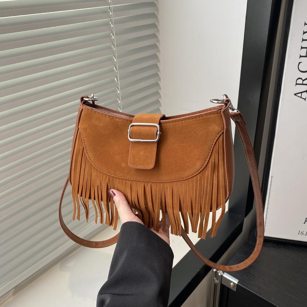 Premium retro matte fringed bag autumn new fashion versatile saddle bag trendy women's shoulder messenger bag