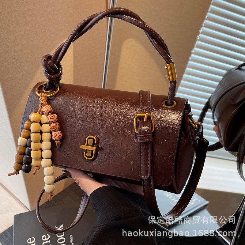 Premium niche bag women's retro 2025 new autumn and winter versatile messenger bag Korean version ins portable small square bag