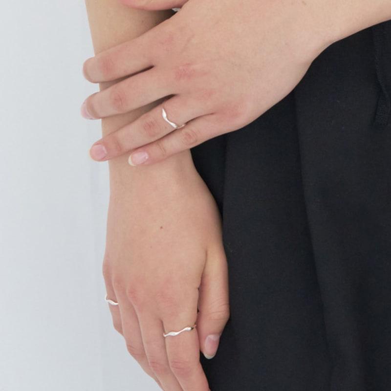 STILL INSTANT Sea Wave Ring