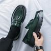 Grønne herresko med plateauskinn, svarte, uformelle forretningssko, plattform, dusker, slip-on-sko for menn, bryllup