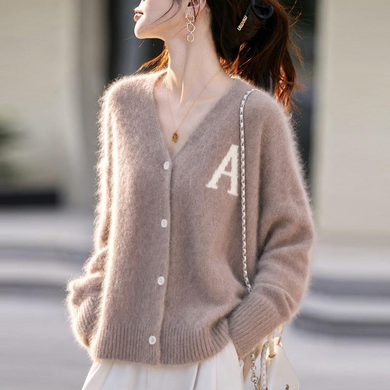New Autumn-winter Wool Plush Knitted Cardigan with V-neck Wool Sweater for Women, Casual and Cozy Coat.
