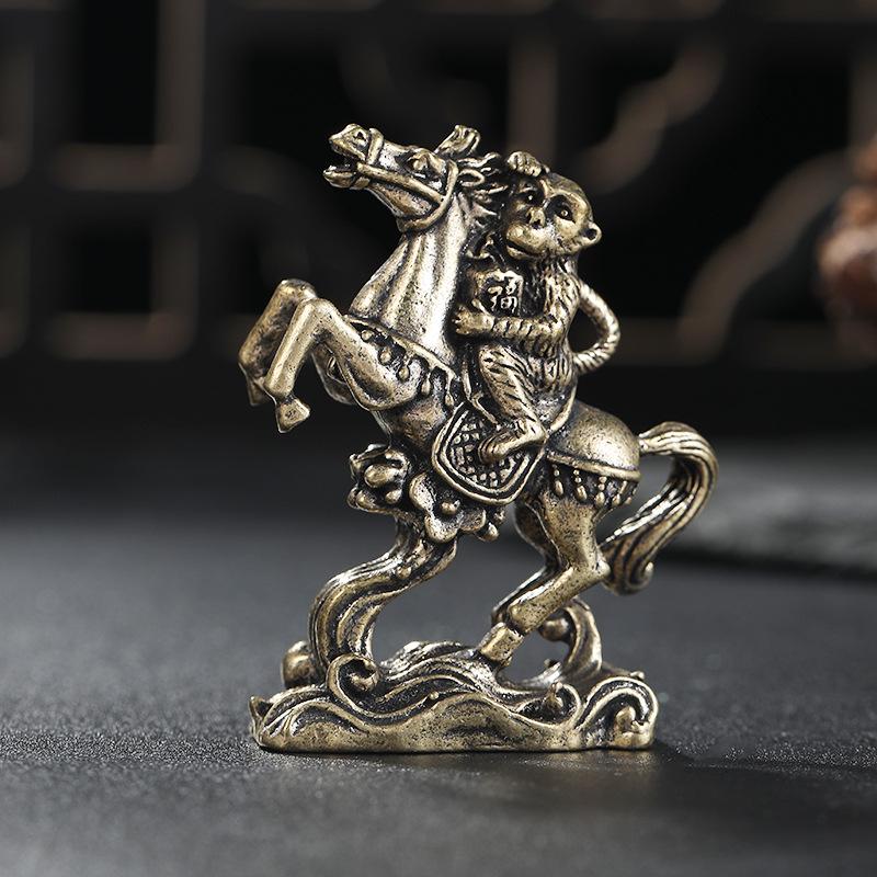 Figurka z mosiądzu zodiakalnego konia: Solidna, ręcznie robiona ozdoba na sukces - Idealna do dekoracji domu lub biura.