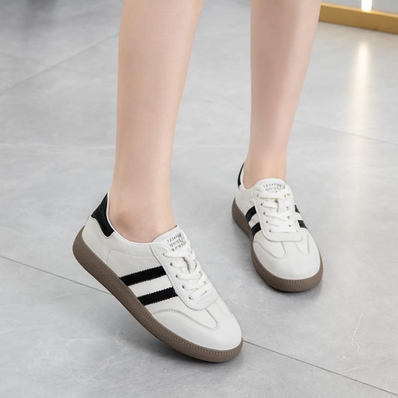 

Первый слой коровьей кожи маленькие белые туфли женские весенние новые кожаные универсальные мягкая подошва легкие спортивные и повседневные туфли 35