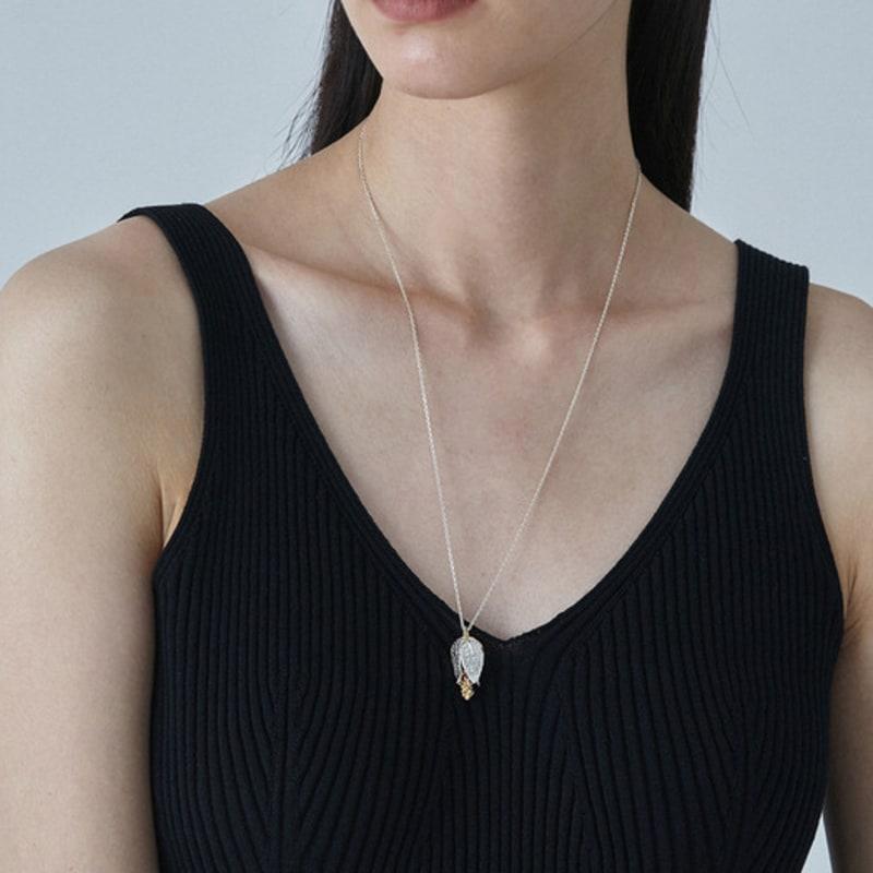 

edum e.023 Necklace depicting withered flowers and stamens silver