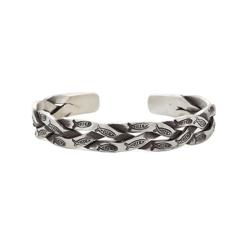 Women's Retro Fish Twist Bracelet – Individualistic and Fashionable Hand Jewelry