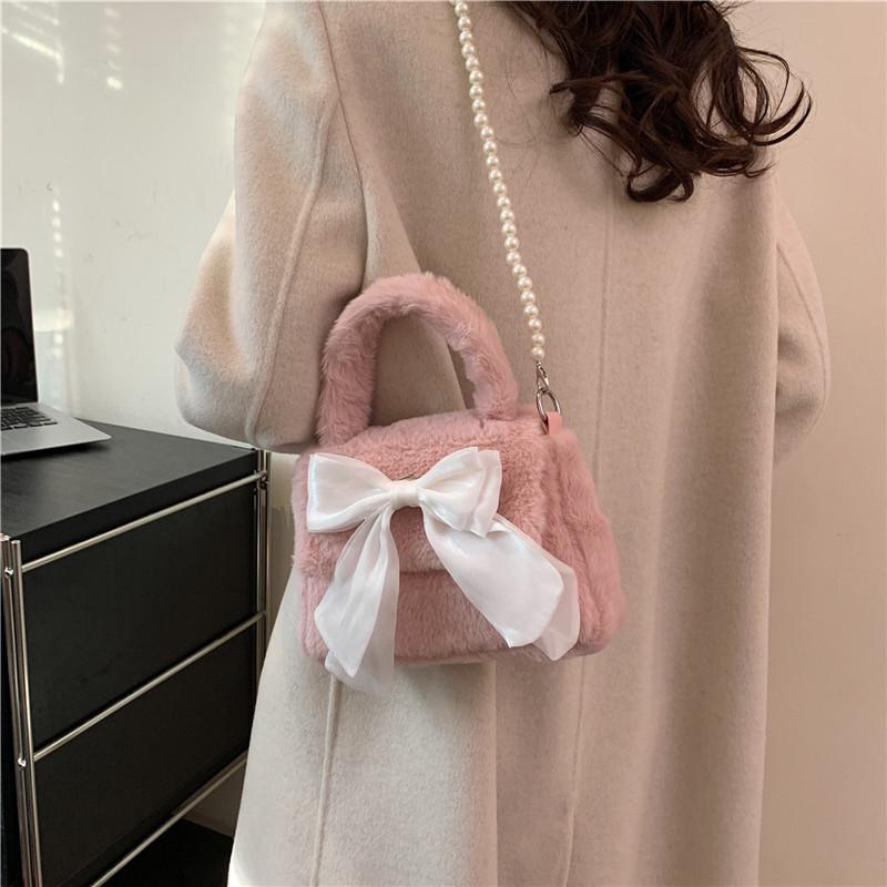 Sweet Bow Women's Faux Fur Shoulder Bags Fashi Pearl Chain Ladies Plush Crossbody Bag Simple Female Fluffy Purse Handbags