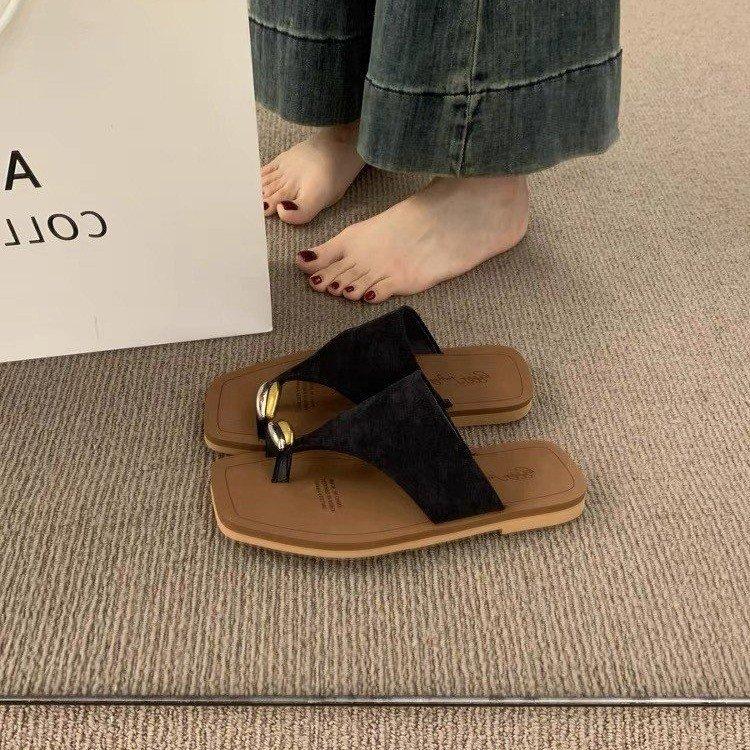 Fashion Casual Cover Toe Flat Slippers Women's Summer Wear 2025 New Seaside Vacation Beach Shoes Roman Cool Slippers