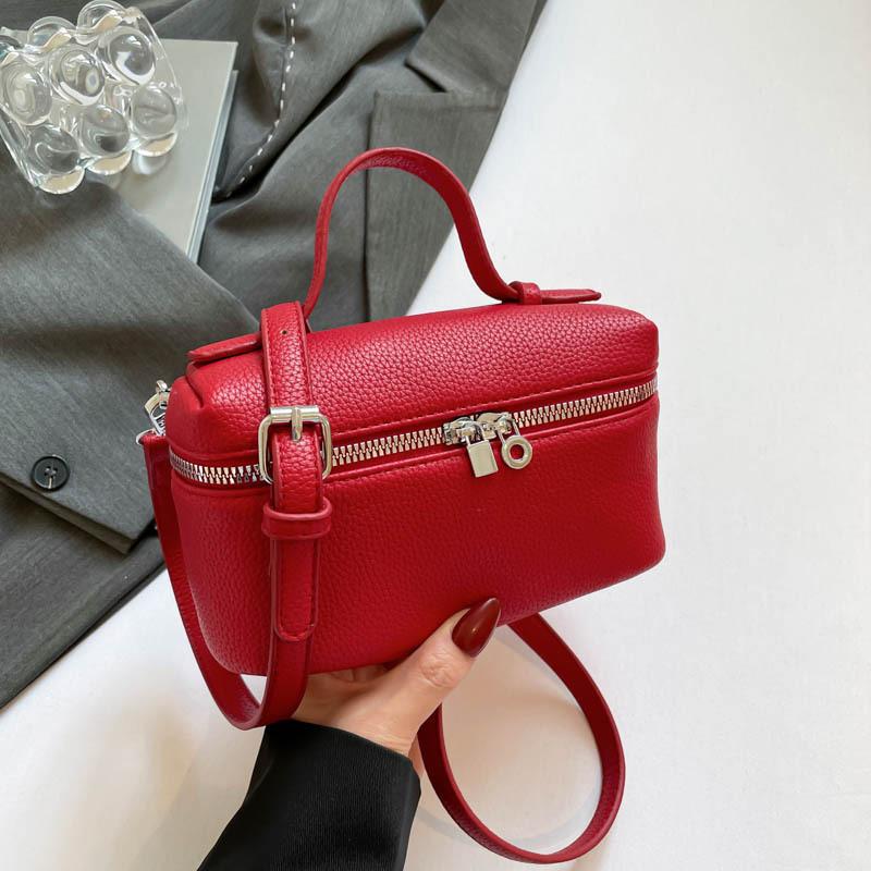 2025 New Korean Simple Portable Small Square Bag Fashion Temperament Messenger Women's Bag Beautiful Messenger Bag