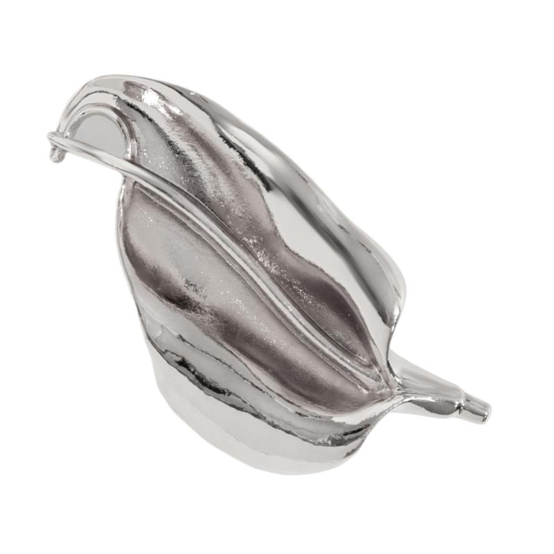 

Exquisite Irregular Leaf Brooch with Intricate Detailing Elegant Women s Lapel Pin Jewelry Business Meeting Accessory
