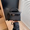 Crossbody bag women's new high-end fashion versatile hand bag niche popular shoulder bucket bag