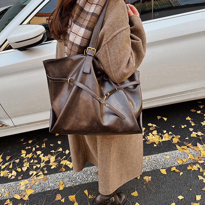 

Студенческий классный рюкзак женский 2025 новый ретро однотонный дорожный тоут большой вместимости трендовая сумка на плечо 51*18*30