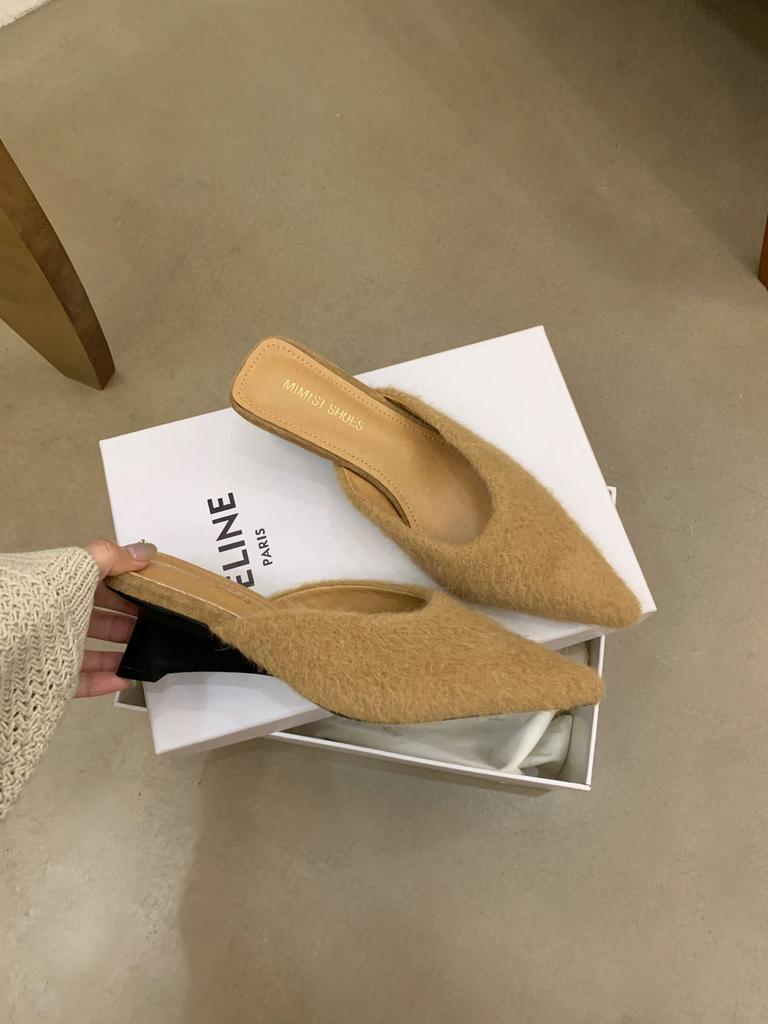 In the autumn of 2025, the new pointed-toed wedge heel, medium heel, half-tow, European and American fashion bag head, high-heeled fluffy shoes, sl