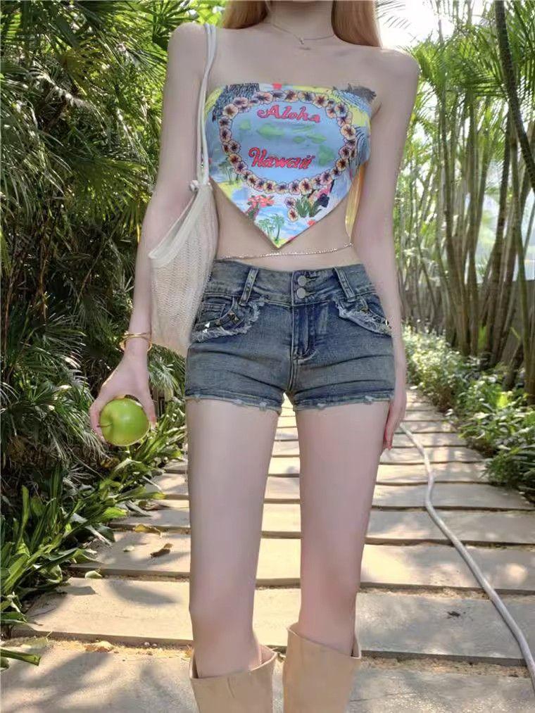 Damen Hüftjeans Hotpants mit Nieten - Sexy Figurbetonte Sommer-Denimshorts
