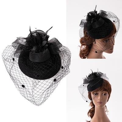Kopfbedeckungen – Fascinators & Mini-Hüte