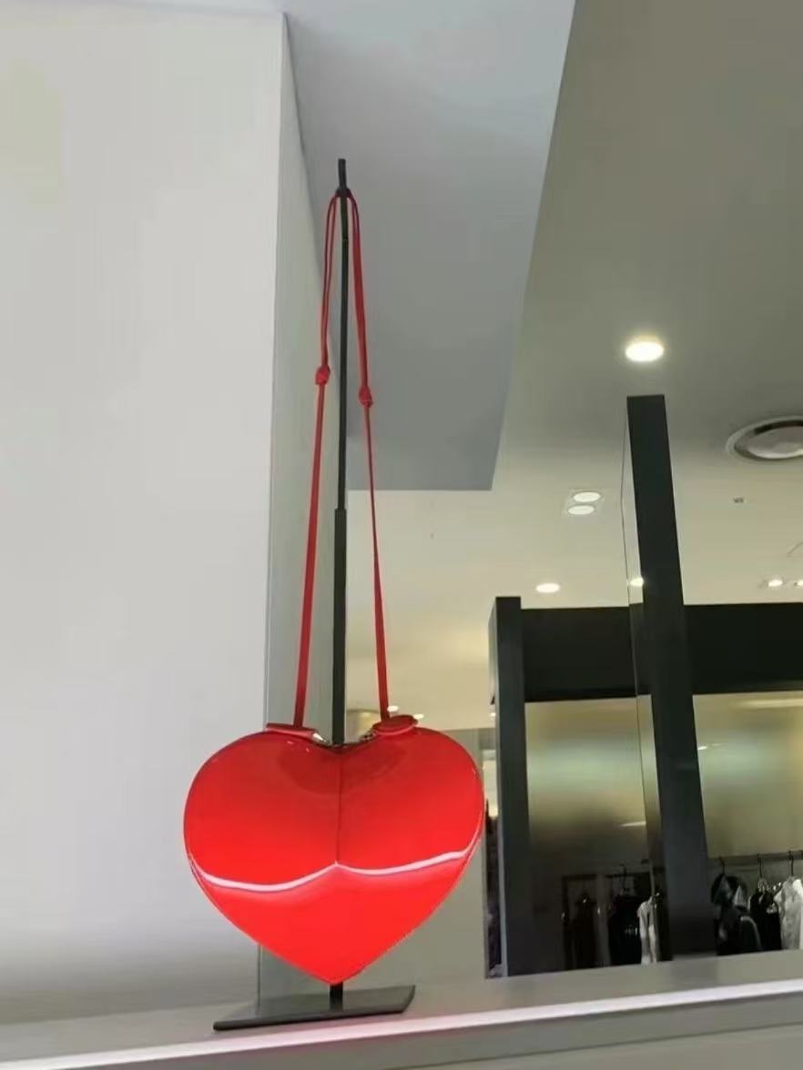 Chic Heart Shaped Textured Crossbody Bag Niche Designer Fashion Shoulder Purse For Women красный