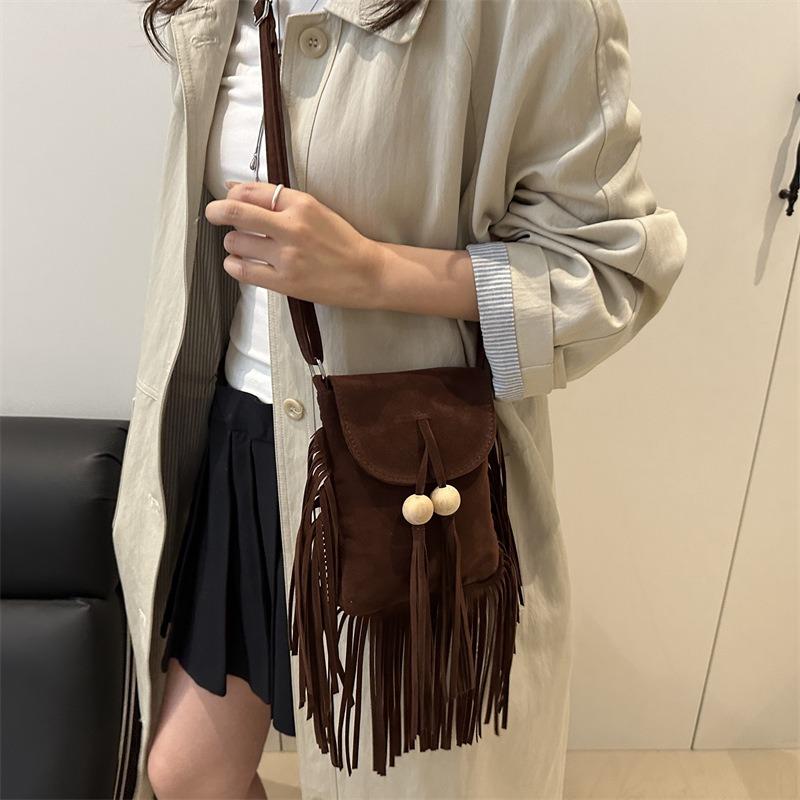 New bag, fringed bag, shoulder bag, women's retro women's bag, messenger bag, mobile phone bag.