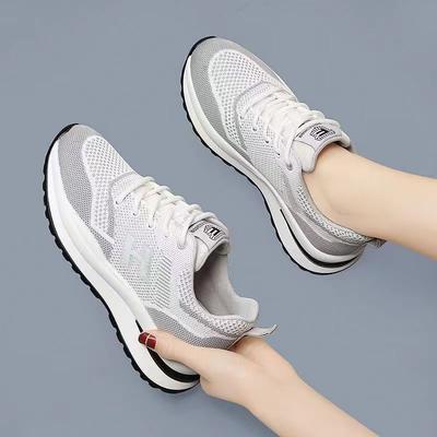 Nieuwe lente- en zomer casual dames gebreide sportschoenen trendy merk mesh ademend zachte zool hardloopschoenen mode