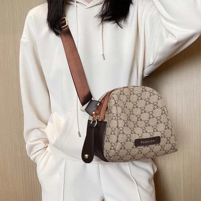 Bags women's bags new messenger bags autumn and winter fashion shoulder messenger bags breast bags small bags luggage