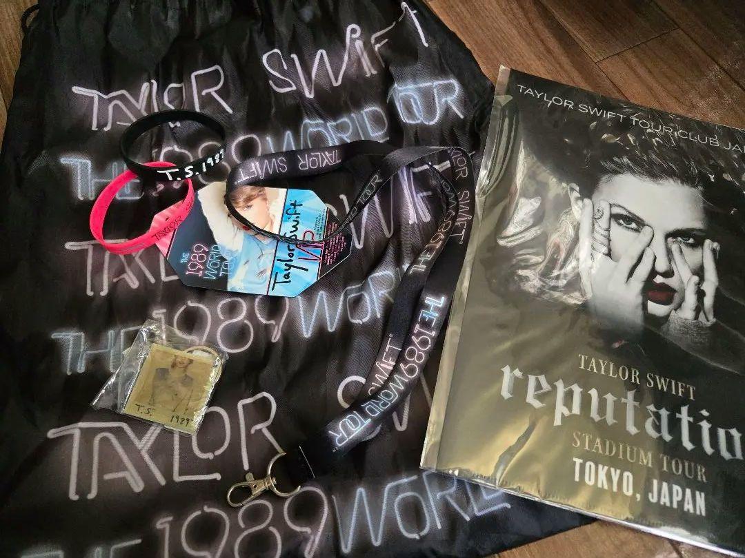 

[USED] Taylor Swift 1989 goods+reputation 1&2