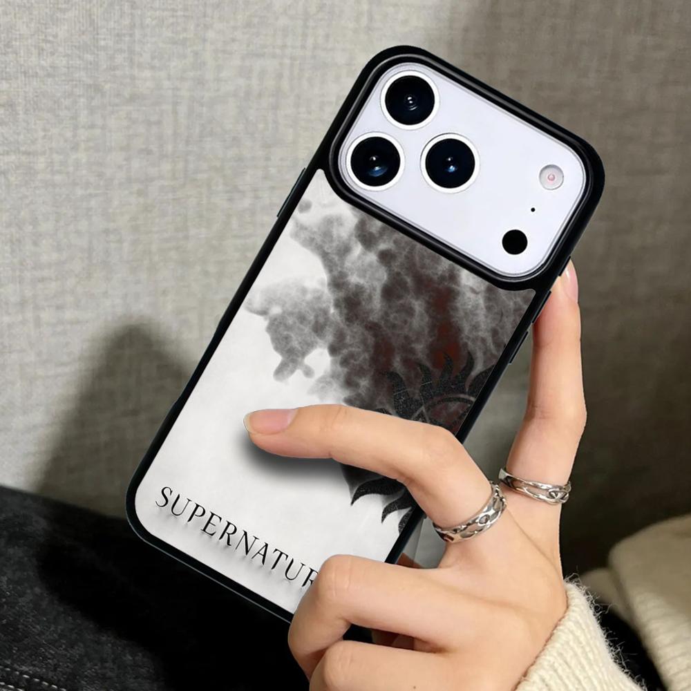 Capa Case for iPhone 17 Air 16 Pro Max 15 Plus 11 13 Mini 14 12 Back Phone Cover Supernatural Castiel Dean Sam collage