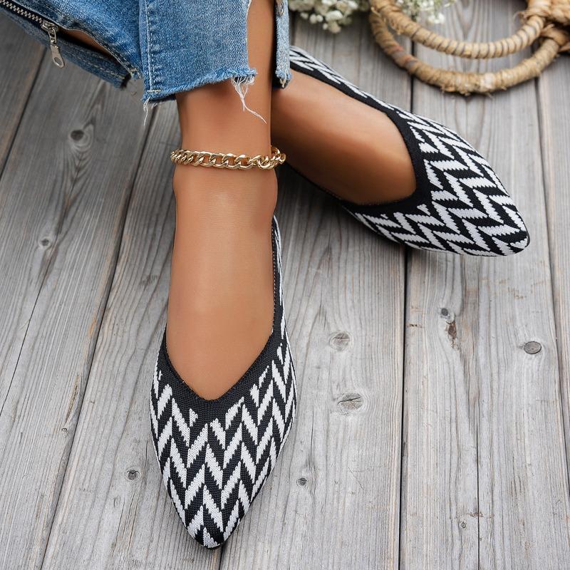 Women's Flying Weaving Summer New Pointed Flat Shallow Comfortable Doudou Shoes Large Size Casual Single Shoes