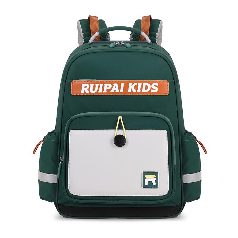 A Large-capacity, Ultra-light Back-protecting Backpack for Boys and Girls