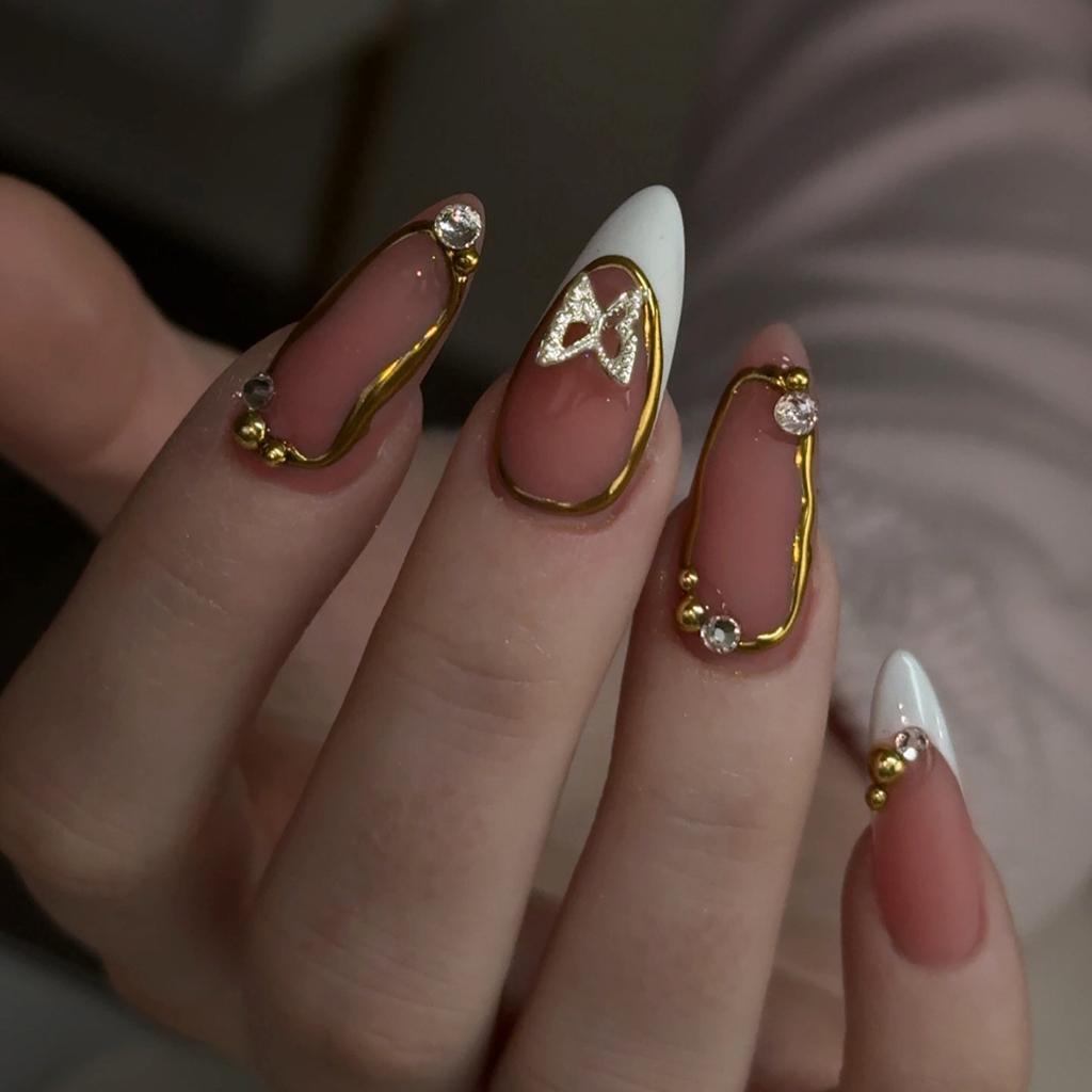 Shining Diamond Butterfly Gilt Irregular Line Medium Almond Armor Wearing Armor 24 Pieces