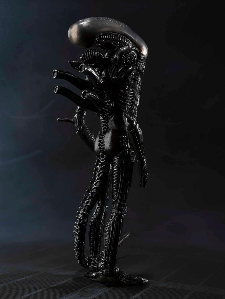 S.H. Monster Arts Alien Big Chap Approx. 180mm PVC&ABS&diecast Painted Movable Figure
