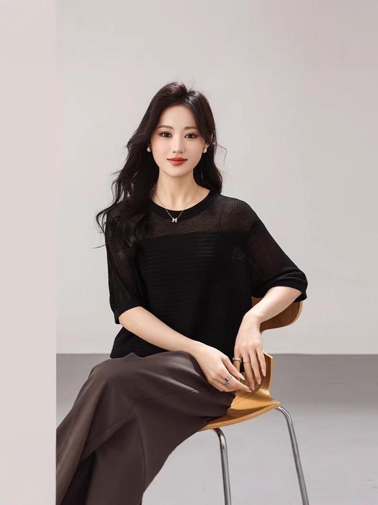 Plus Size Women's Luxurious Spring 2026 Knit Sweater - Short Sleeve, Round Neck, Perforated Design, Solid Color.