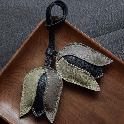 Llavero de coche de cuero genuino con diseño de tulipán, hecho a mano y minimalista