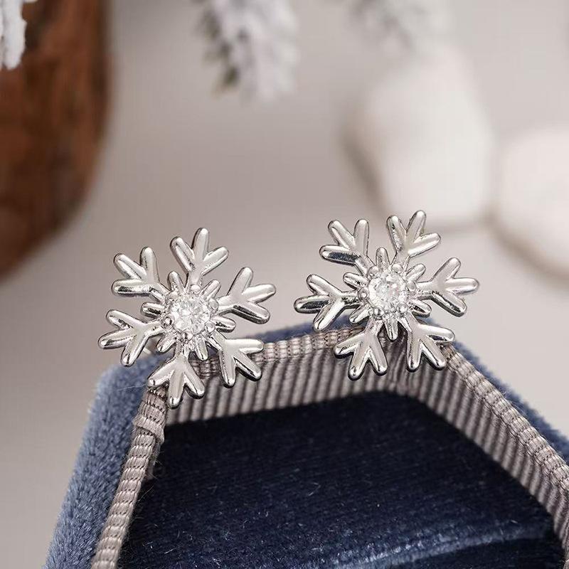 925 Sterling Silver Zircon Snowflake Stud Earrings for Women Shiny Rhinestone Crystal Jewelry for Girls Party Christmas