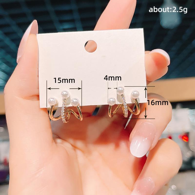 Light Luxury Niche Design Curved Hook Pearl Earrings 2023 French Temperament Stud Earrings Xiaohongshu Same Style