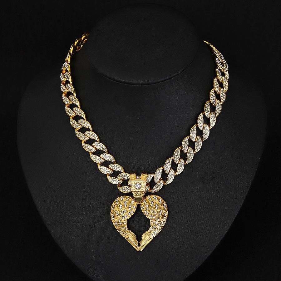 Hip Hop Diamond Heart Wings Pendant Necklace, European and American Cuban Chain Decoration Alloy Heart Shaped Men's Necklace