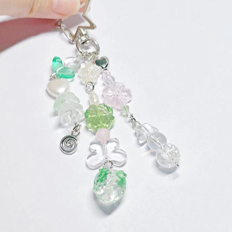 Aesthetic Keychain with Star and Strawberry Charm Fashionable Key Holder Unique Purse Decoration for Daily Party