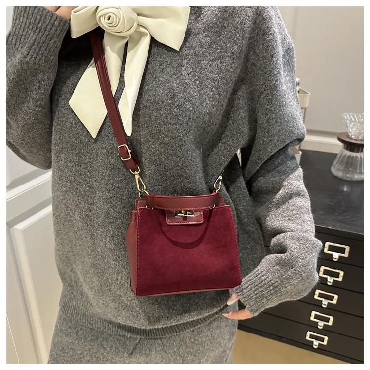 Retro Faux Leather Small Square Shoulder Bag Lock Closure Handbag for Women