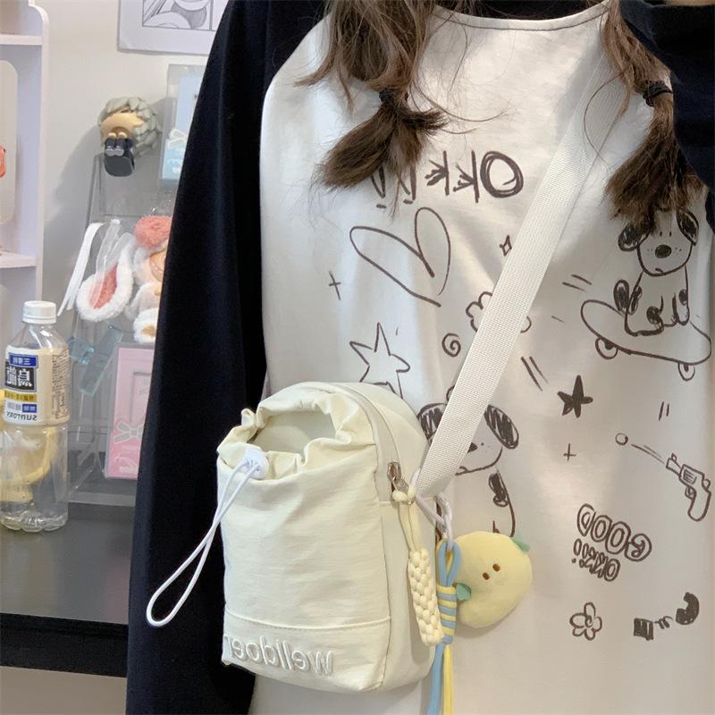 New Korean version solid color shoulder bag light travel personality leisure niche small square bag versatile literary messenger bag women