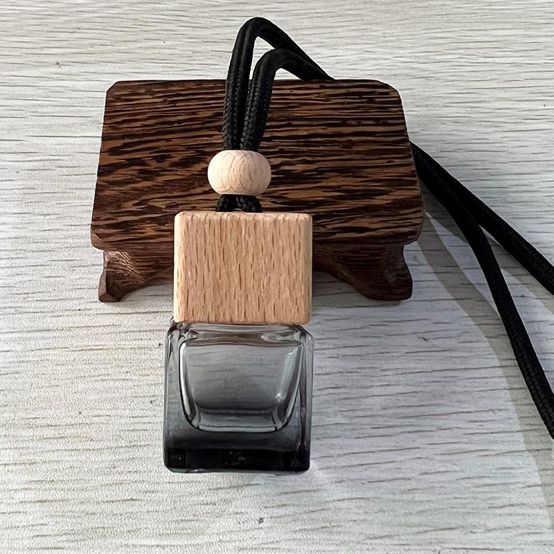 

Dyed Square Cap Car Air Freshener Scent Perfume Bottle Essential Oil Fragrance Air Freshener Scent Pendant Empty Bottle Ornament
