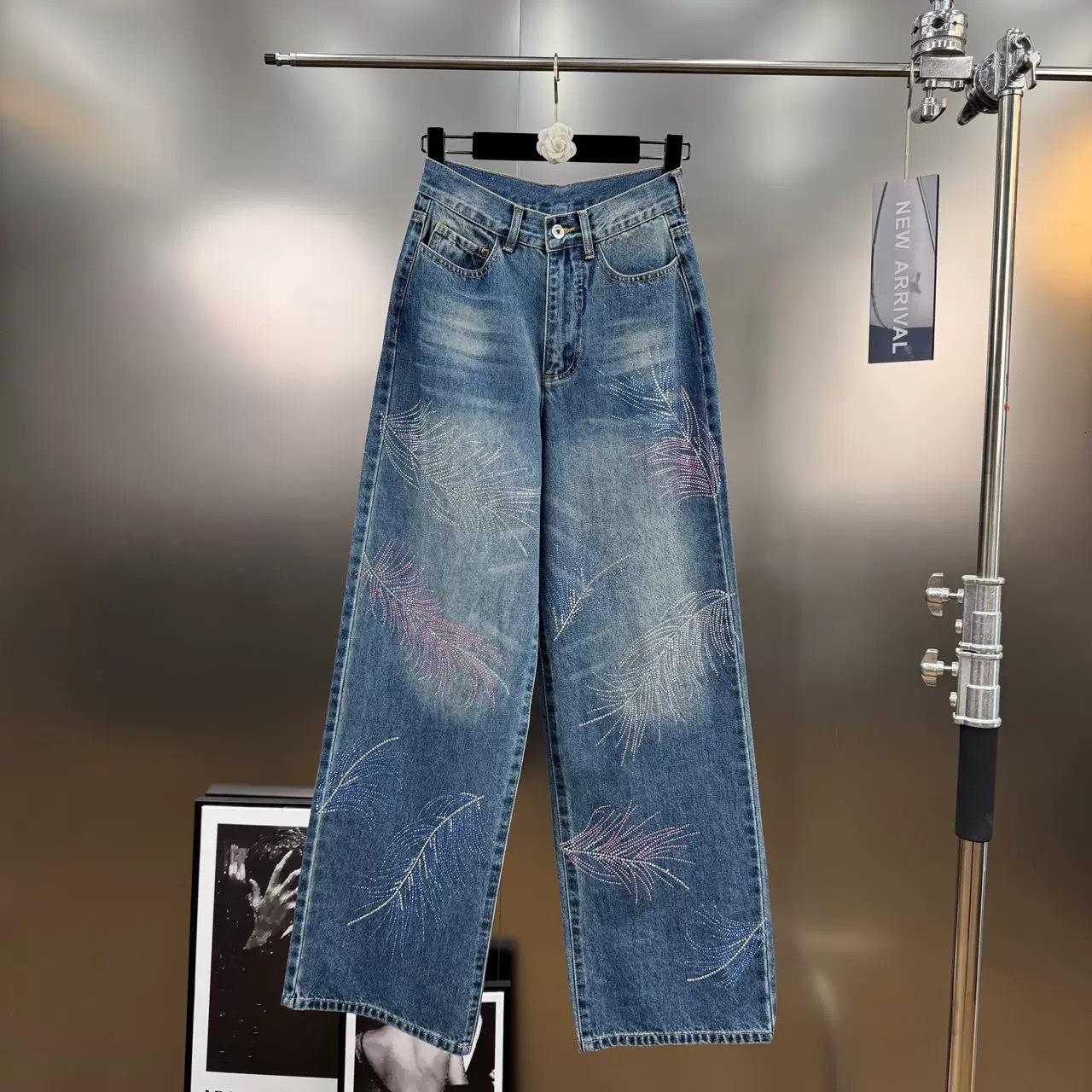2025 Spring/Summer Women s French Retro Feather Rhinestone Straight Wide-Leg Denim Jeans Small