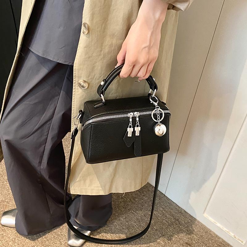 Retro simple Boston one-shoulder messenger bag small square bag