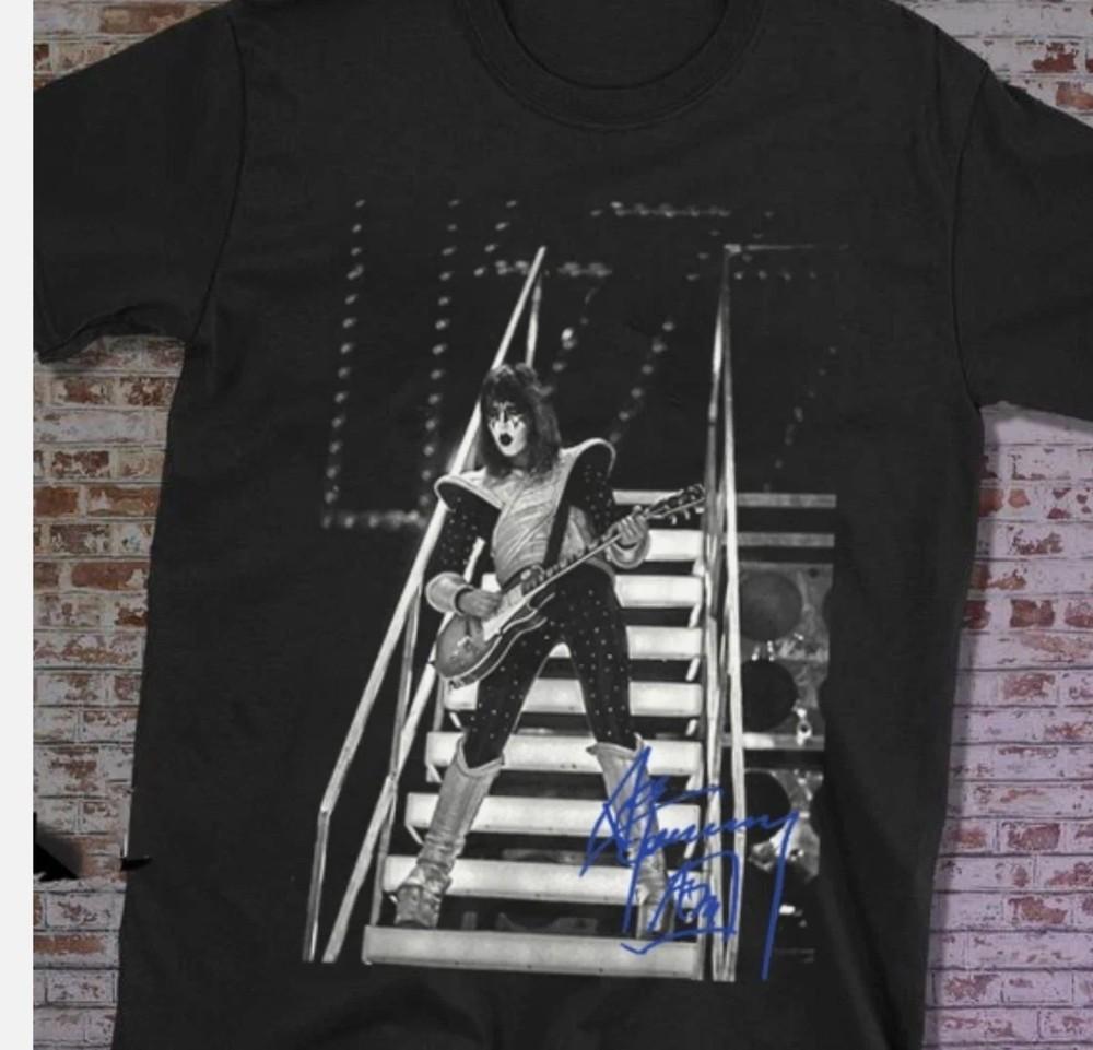 

Rare! Ace frehley signature T-shirt Tee Short Sleeve All Size S to 5XL CS292 Unisex T-Shirt M