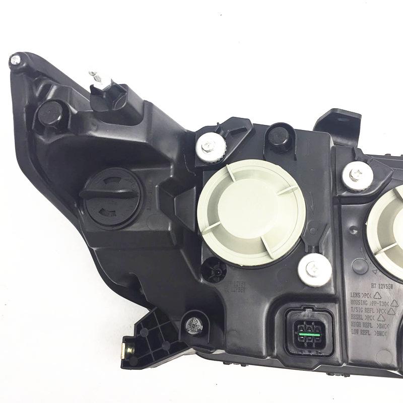 Compatible with 18 Models of Wuling Rongguang: New 18-Year Headlight Front Combination Light Assembly