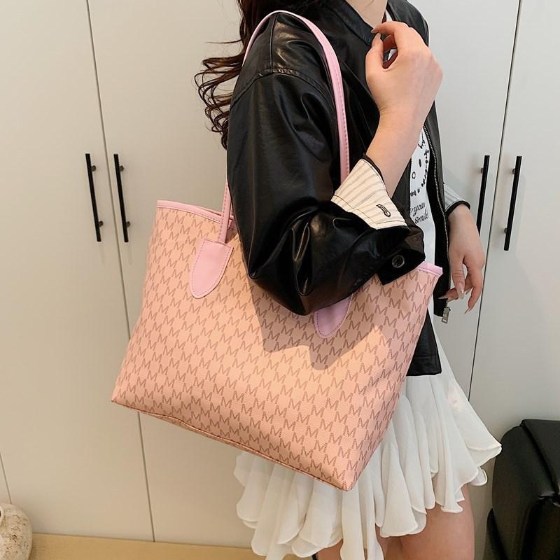 Commuter Large-capacity Bag 2025 Summer New Women's Bag Fashionable and Popular Versatile Shoulder Bag Tote Bag