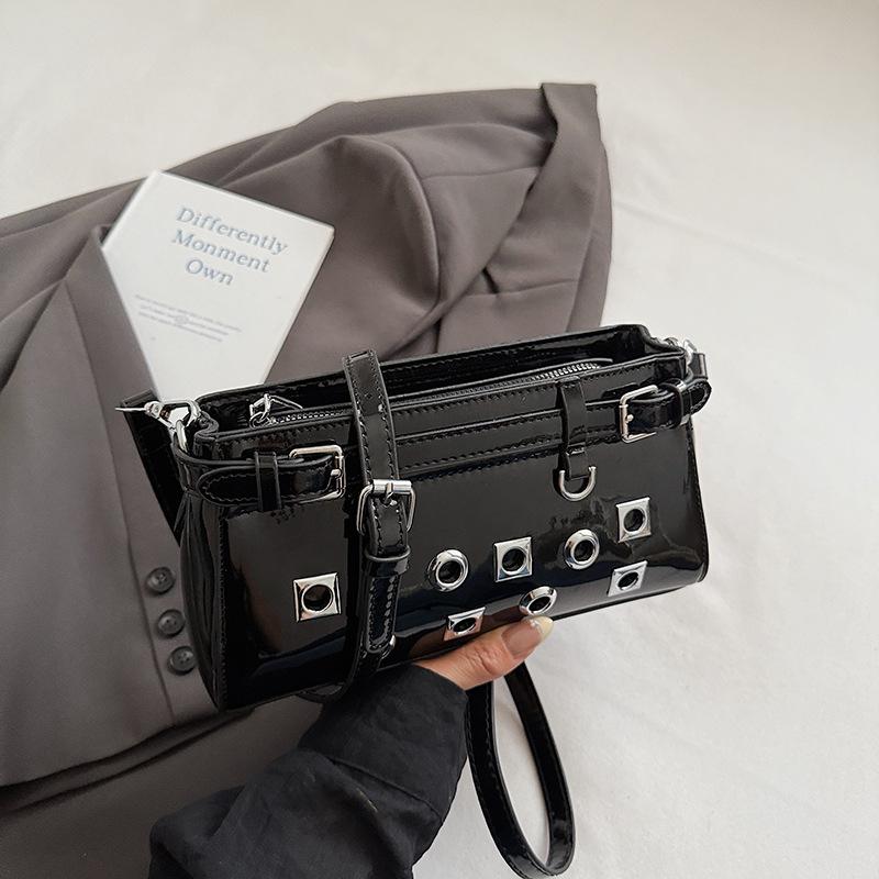 

Популярная корейская версия нишевая портативная сумка-мессенджер для通勤 2025 осень новая мода сумка под мышкой зарубежный стиль плечевая сумка-мессенджер женская сумка чёрный