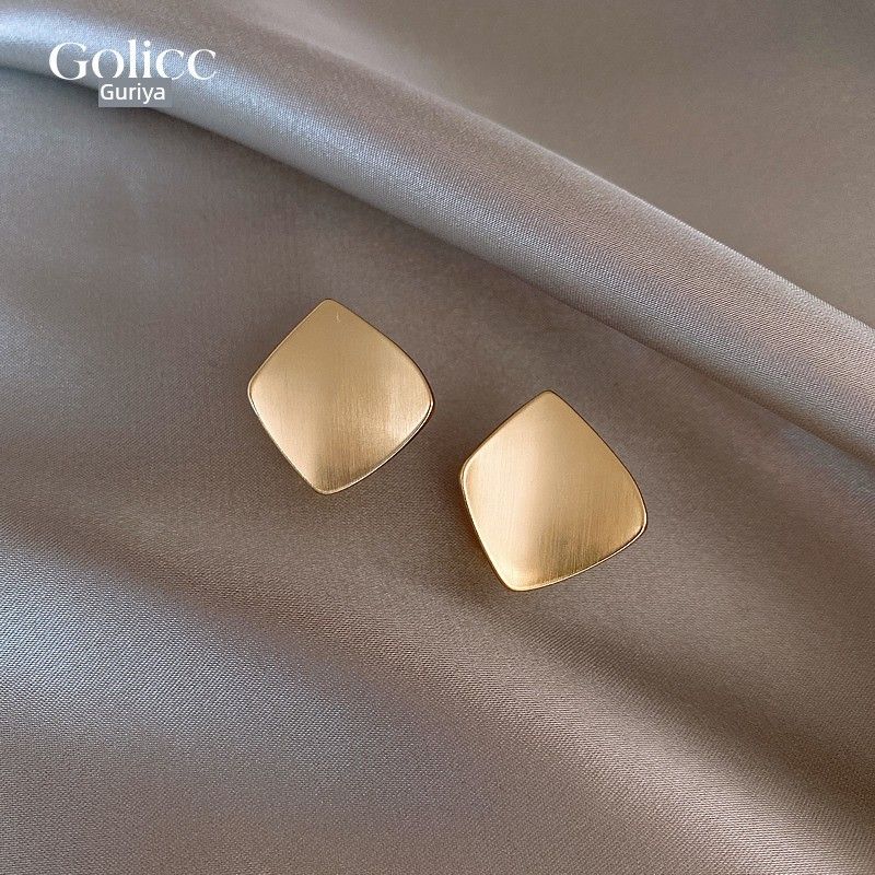 Gold Brushed Small Sugar Cube Stud Earrings for Women 2025 New Arrival Best Selling Accessible Luxury Fancy Dignified Generous Style Unique Earrings