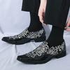 Nowe Męskie Szpiczaste Mokasyny Mieszane z Ćwiekami i Cekinami Męskie Eleganckie Casualowe Buty Mokasyny Buty Imprezowe Buty do Prowadzenia Samochodu Płaskie Obuwie Zapatos Hombre